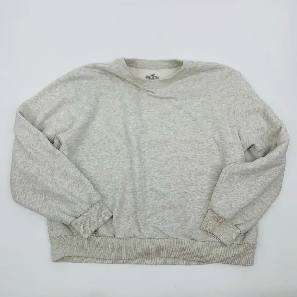 Hollister | women’s slight cropped heather Gray Sweatshirt | medium